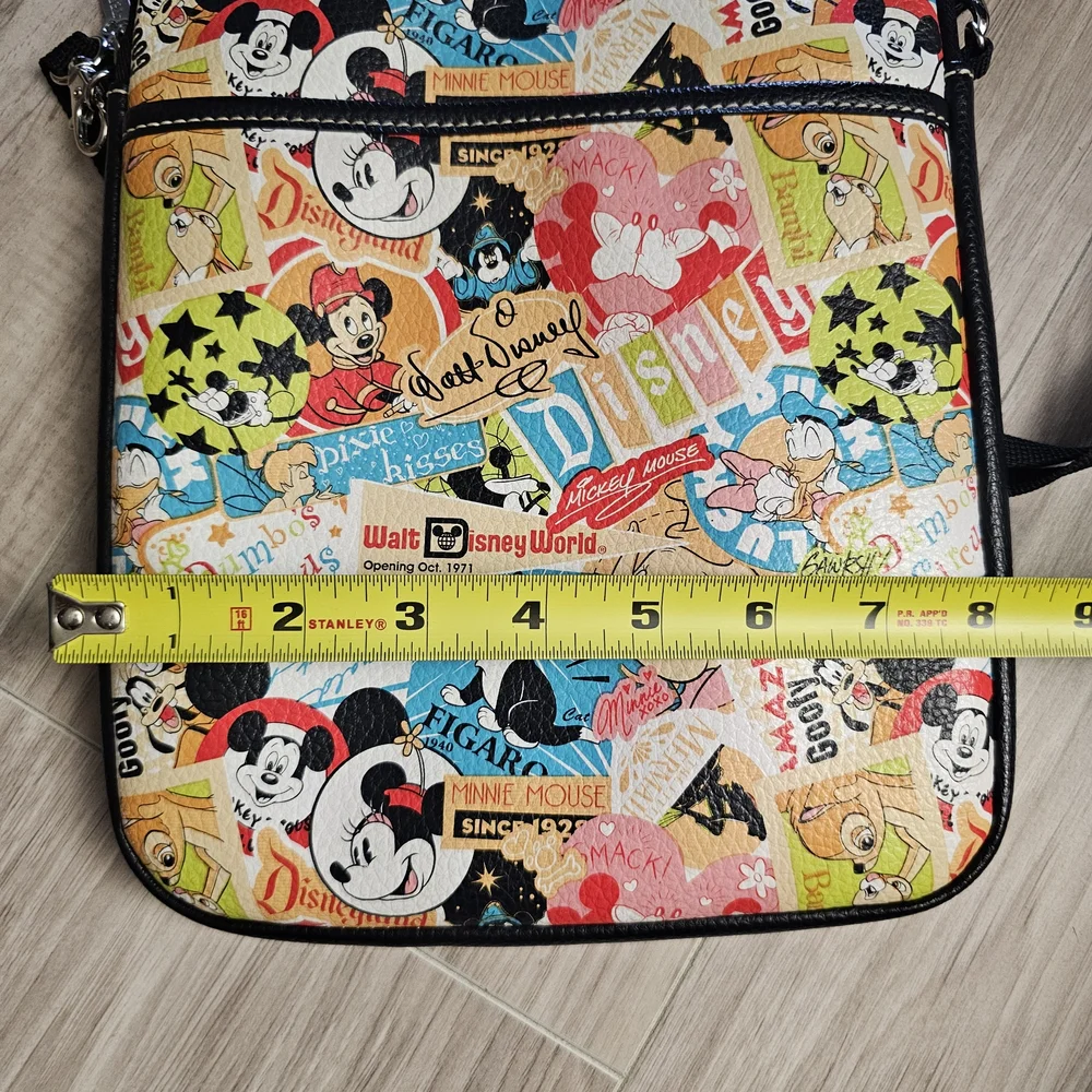 ๐ WALT DISNEYWORLD Mickey Mouse Disney Tech Crossbody Bag โ Padded & Magical! - Picture 8 of 9